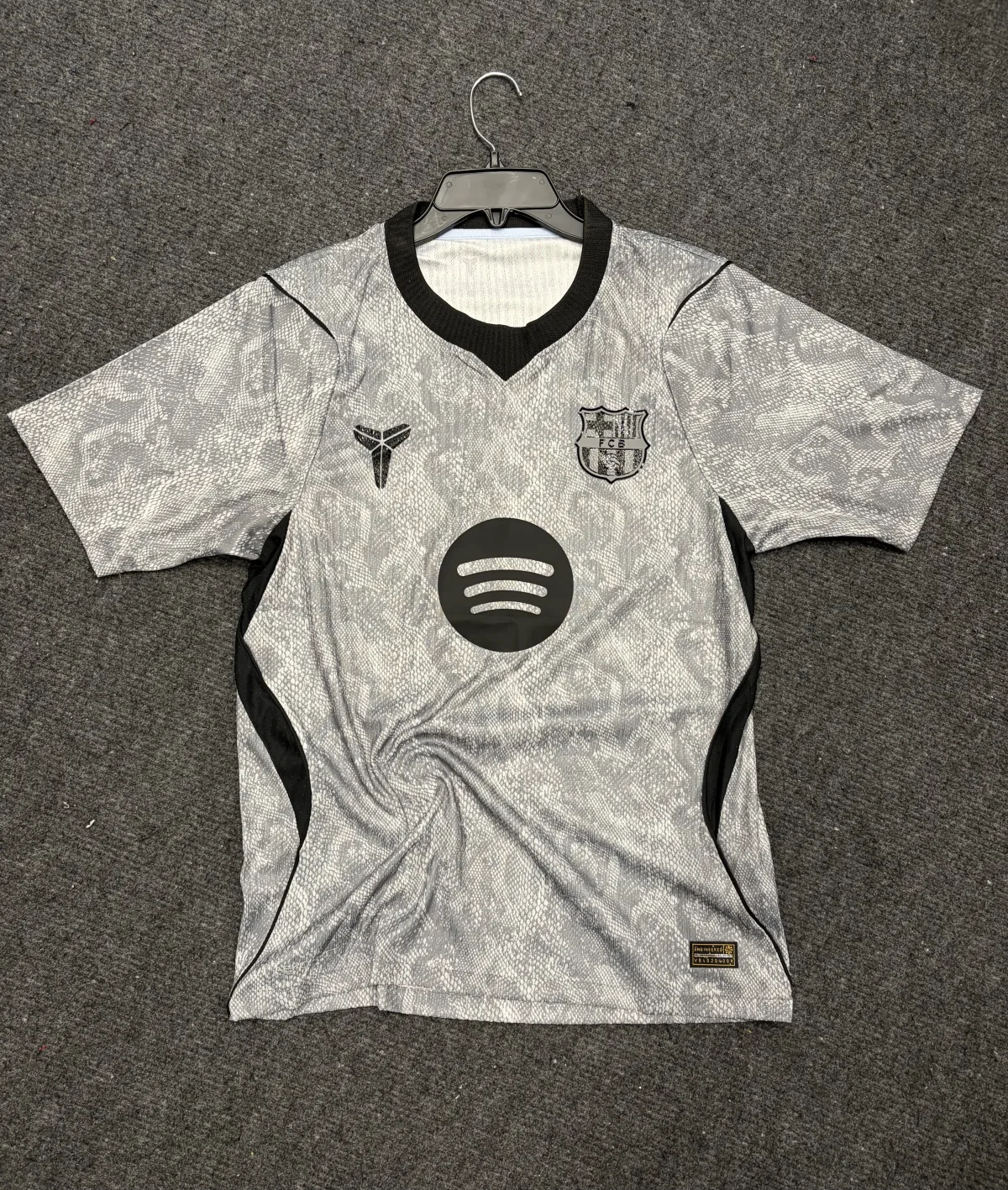barcelona gk kit